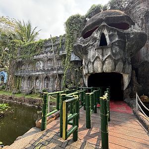 Haunted House Ride - enjoyable!