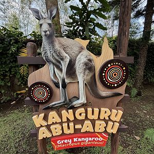 Walk-through Macropod Exhibit #2 Sign