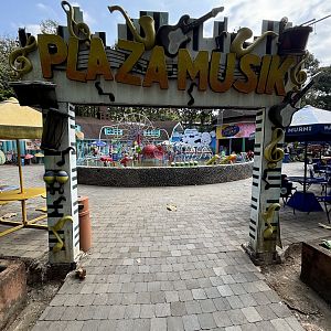 Musical Plaza