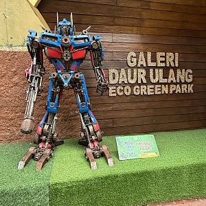 Optimus Prime Statue