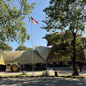 Zoo Entrance - Solo Safari