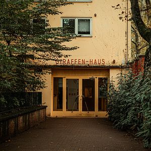 Giraffenhaus entrance
