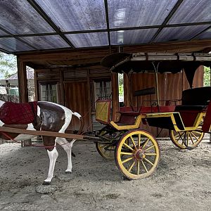 Horse + Carriage Statue - Royal Safari Garden Resort