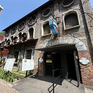 Oil Company Building