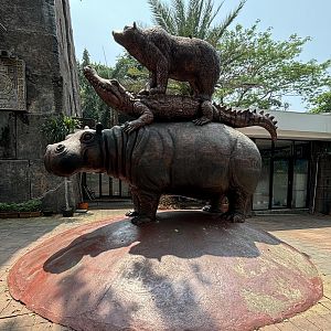 Bizarre Entrance Statue