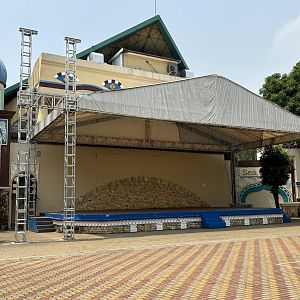 Dolphin Stadium Courtyard