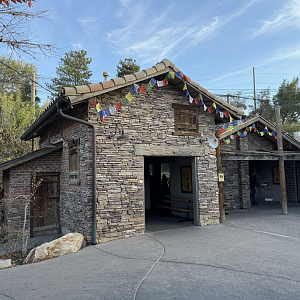 Habitat 5 Viewing Entrance - Asian Highlands