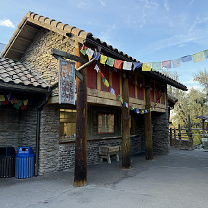 Cat Wok Café - Asian Highlands