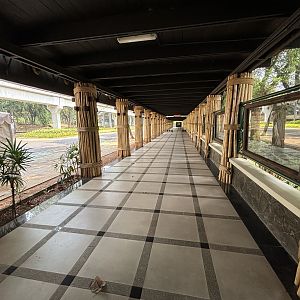 Bird Park - exterior entrance walkway