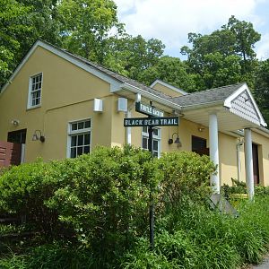 Bear Country - Viewing House