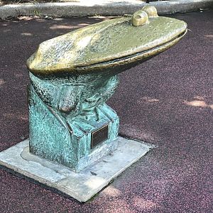 09/14/23 - Frog Statue outside Reptile House