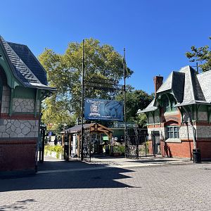 09/15/23 - Zoo entrance