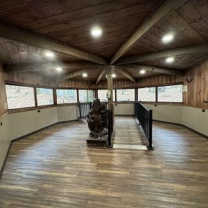 Wolf Woods - Wolf exhibits