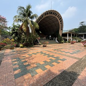 Primate Center Plaza