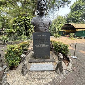 Raden Saleh Statue