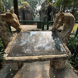 Giraffe Statues + 2015 Plaque