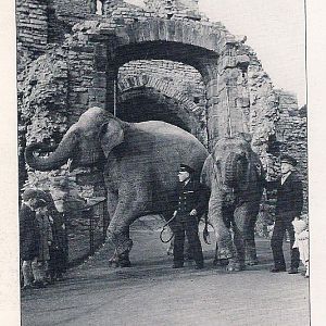 MEENA AND RANEE 1950