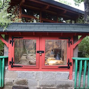 rodent or reptile exhibit