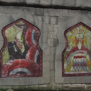 Jungola - Butterfly temple - Paintings in Reticulated python terrarium, 2024-06-23