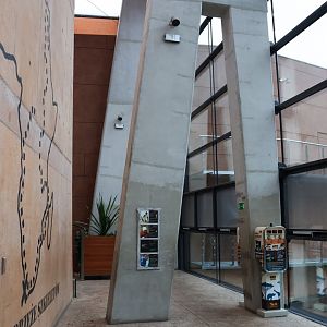 Afrykarium - Between Hippos and rainforest - Narrow passage