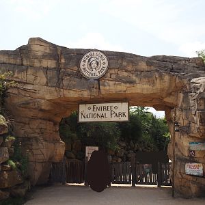 Serenga - Momma Dunia National Park archway over entrance to Swamp wallaby walk-through exhibit, 2024-06-23
