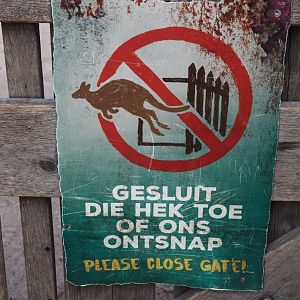 Serenga - Please close the gates for the wallabies sign, 2024-06-23