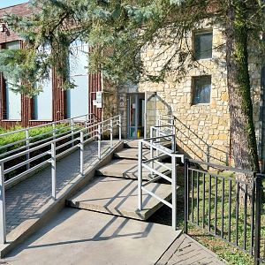 Zamocs Zoo - Monkey House