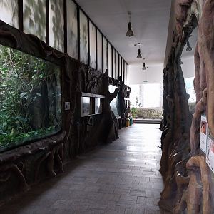 Zamocs Zoo - Monkey House