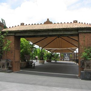 Australia Zoo 2007 - Sun shelter at the Asiatic Elephant exhibit