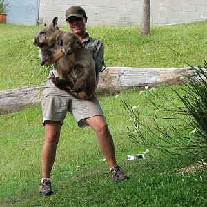 Australia Zoo 2007 - Keeper with a Wombat