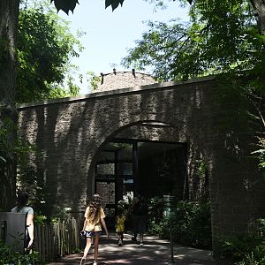 Carter Giraffe Building - Exterior