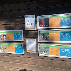 Signage for mixed parrot aviary 190325