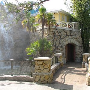 Manta Aquarium - Exterior