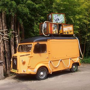 Truck for children's treasure hunt games, 2015-08-01