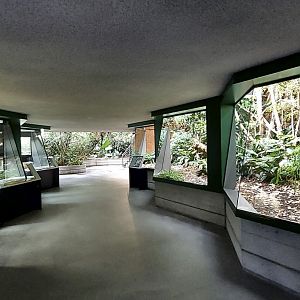 Exotarium - research stations vis-a-vis indoor holdings of Pantanal callitrichids