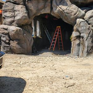 North America Trek Construction: Black Bear hibernation den