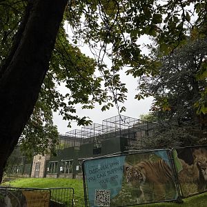 Closed-off former monkey house 25.8.24