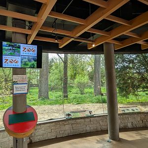 Regenstein Wolf Woods, indoor viewing