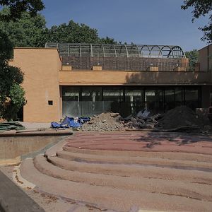Construction work to transform the former hippopotamus exhibit into exhibits for pygmy hippopotamuses, 2025-05-14