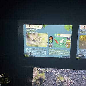 glass perch signage - dunia air tawar