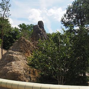 Red panda and Michie's tufted deer exhibit (Renovated historical mountain animal rock), 2024-06-30