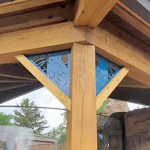 North America Trek: Otter viewing pavilion detail