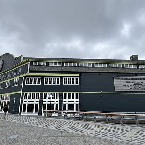 Aquarium - Pier 59 Entrance