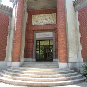 Jardin des Plantes de Paris - Carnivore House entrance
