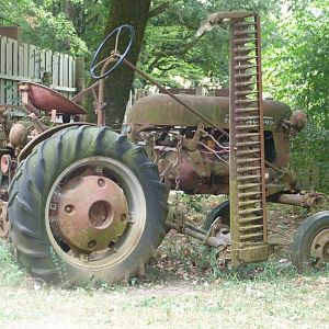 Old tractor -Zoodyssée (2025)