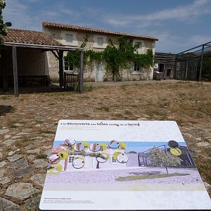 Farmhouse and a sign about it's inhabitants -Zoodyssée (2025)