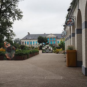 View towards the aquarium building and the Egg of the World entrance area from the end of the entrance gallery, 2024-09-17
