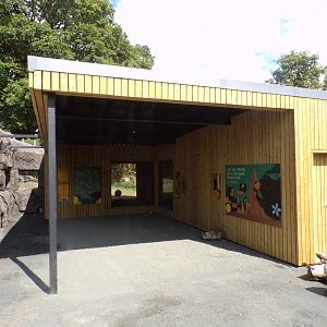 New sloth bear house and viewing (still closed off) 18.7.25