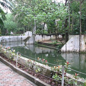 Zoo Negara Malaysia - Moat in front of the circular carnivore complex