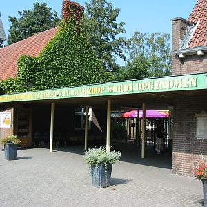 Dierenpark Rhenen 2004 - Exit from the Zoo